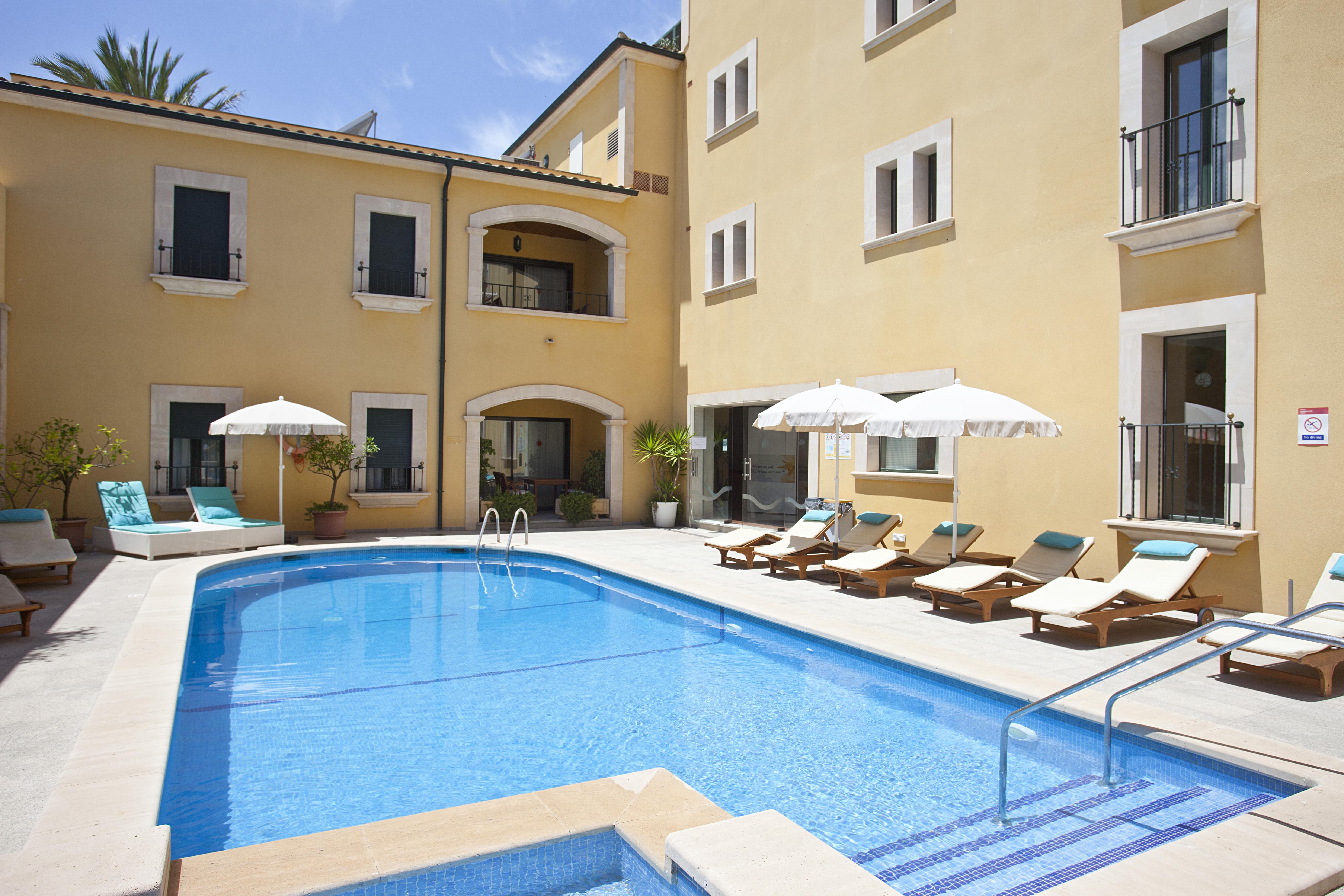 Apartments Galeon Suites Port de Pollença Extérieur photo